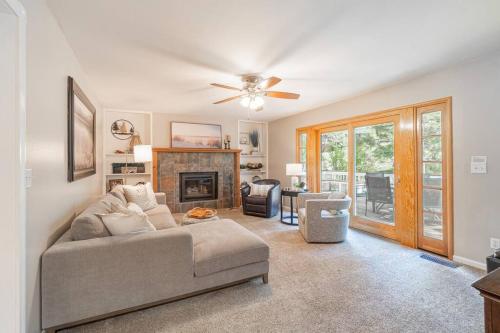 Fotografie z fotogalerie ubytování Truckee Mountain Retreat Family-Friendly 3BR-2BA v destinaci Truckee