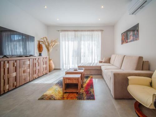 Un lugar para sentarse en Apartment Artatore-1 by Interhome