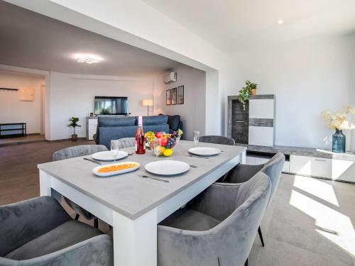 Villa Panorama View by Interhome