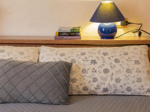 Ruang duduk di Holiday Home Capriccioli B by Interhome