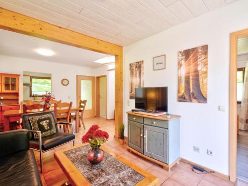 Μια τηλεόραση ή/και κέντρο ψυχαγωγίας στο Holiday Home Tranquille by Interhome