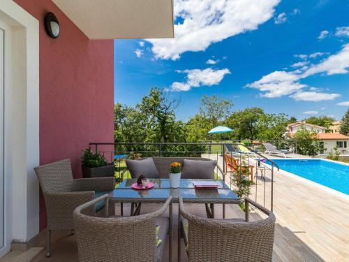 Bazén v ubytovaní Holiday Home Villa May by Interhome alebo v jeho blízkosti