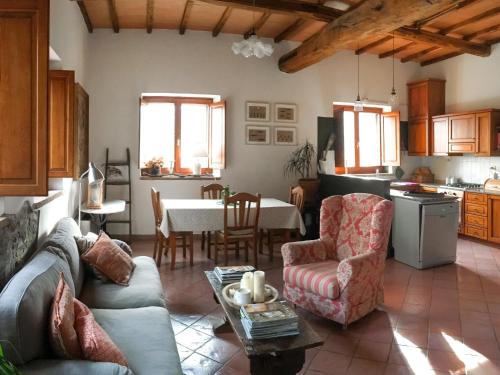 Кухня или мини-кухня в Holiday Home La Collina Fiorita by Interhome

