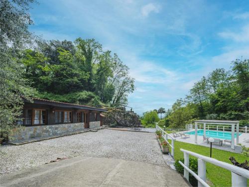 Bazén v ubytovaní Holiday Home La Fonte by Interhome alebo v jeho blízkosti