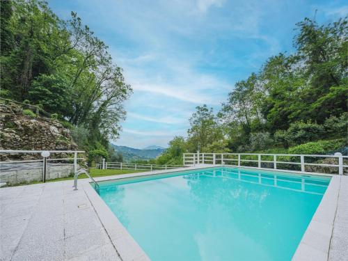 Bazén v ubytovaní Holiday Home La Fonte by Interhome alebo v jeho blízkosti
