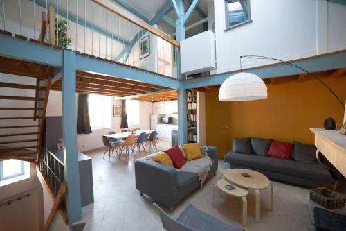 Maison type Loft - avec parking en plein centre