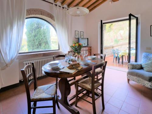 Ruang duduk di Holiday Home Il Pozzo by Interhome