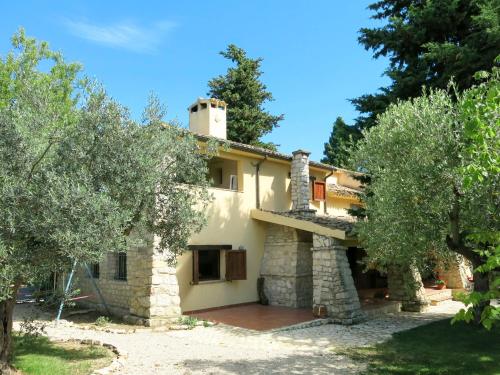 an external view of the house at Holiday Home Il Rifugio - La Loggia - CAD102 by Interhome in Chiavelli
