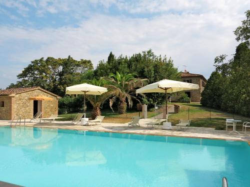 Bazén v ubytovaní Holiday Home Le Palaie - 'Pizzeria' - PEC207 by Interhome alebo v jeho blízkosti