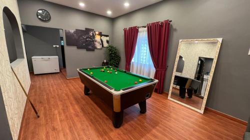 Biliár nebo kulečník v ubytování Parvatis Guesthouse