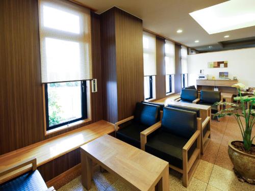Posezení v ubytování Hotel Route-Inn Yonezawa Ekihigashi
