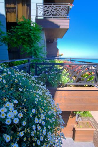 Balkón nebo terasa v ubytování Peerless Villas Hotel