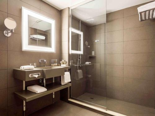 Kylpyhuone majoituspaikassa Novotel Jeddah Tahlia