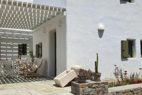 Gallery image of Lovely guesthouse on the mountain in Kampos Paros