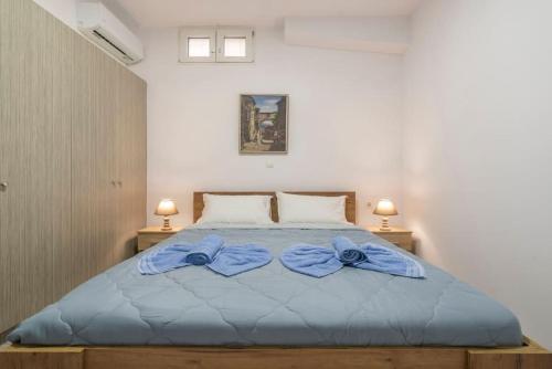 Manos Apartments