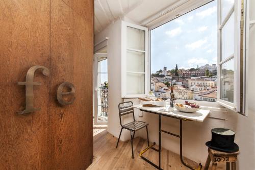 リスボンにあるAlfama - St Estevão viewpoint | Lisbon Cheese & Wine Apartmentsのギャラリーの写真