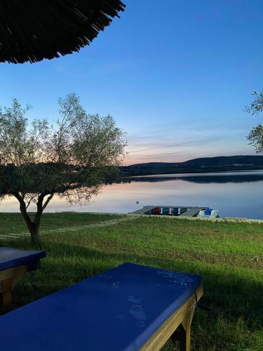 Shtepiza Lio liqeni merhojes