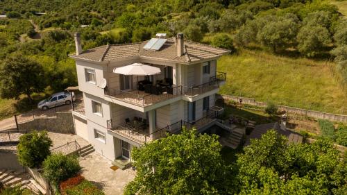 "LaGo Village House" Family & Group Retreat near Meteora