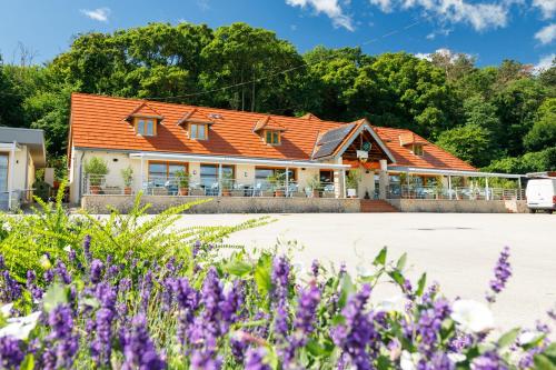 Lepke Apartmanház és Étterem