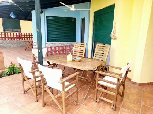 Tetis seafront maizonette
