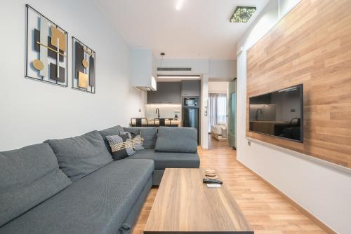 Newly Renovated Loft 1 min walk from metro by Cloudkeys