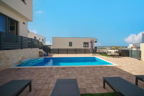 Exclusive New House w private pool