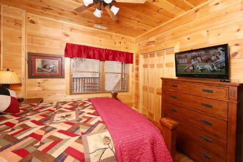 Smoky Mountain Getaway by Eden Crest photo 13