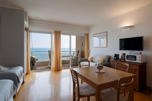 THE CRUISE Studio Apartment