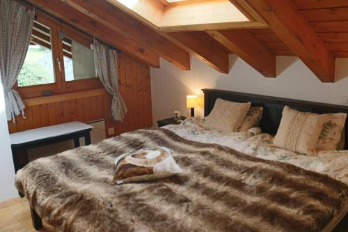 Un pat sau paturi într-o cameră la Rodasia