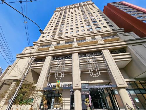 Το κτήριο όπου στεγάζεται  το διαμέρισμα