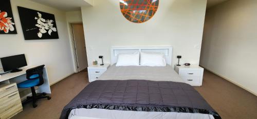 Φωτογραφία από το άλμπουμ του RnR Taupo - Lux Apartment within Taupo CBD σε Taupo