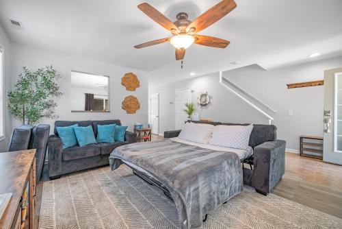 Χώρος καθιστικού στο Cozy Coastal Condo