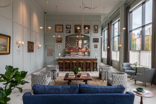 Un lugar para sentarse en Longfellow Hotel