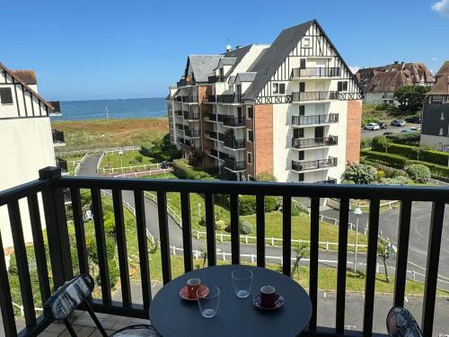 Appartement rénové 2 pièces, face mer, Cabourg - FR-1-487-369