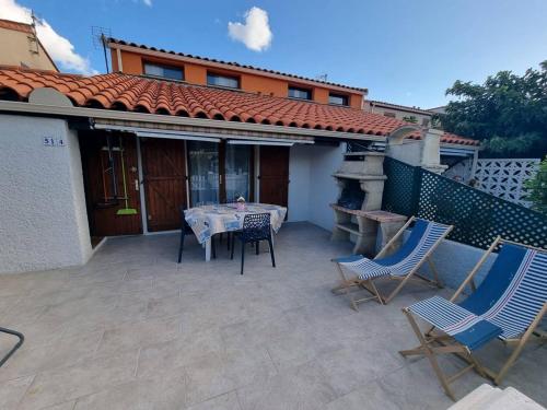 Charmante Villa T3 avec Piscine, Terrasse et Parking pour 6 Personnes à Port Barcarès