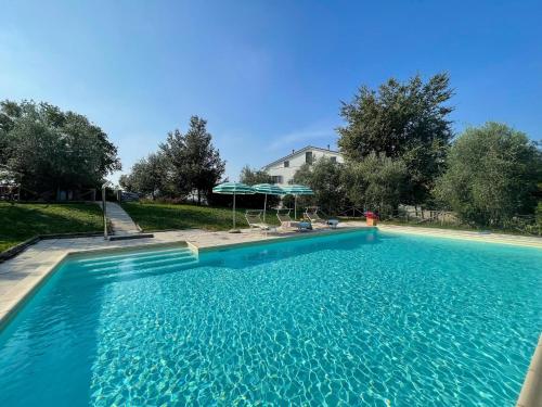 Πισίνα στο ή κοντά στο Amazing apartment in Belvedere Ostrense with garden