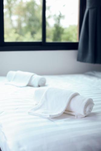 Postel nebo postele na pokoji v ubytování Issara Private Pool Villa Khaoyai Villa A