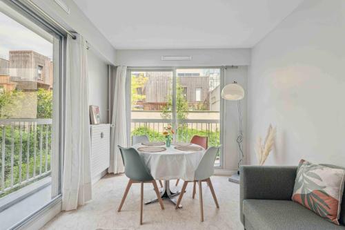 Photo de la galerie de l'établissement Le Charmant, à Paris