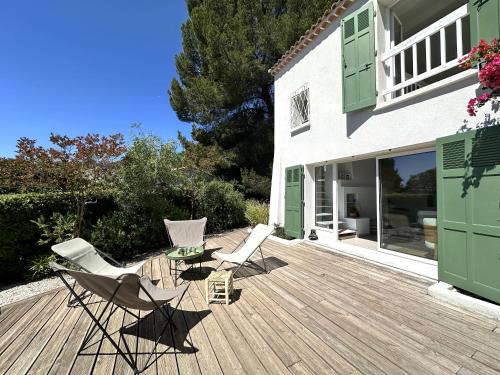 La Tancade, villa pour 8 personnes avec vue mer à 5 minutes de la plage de L'Almanarre à Hyères