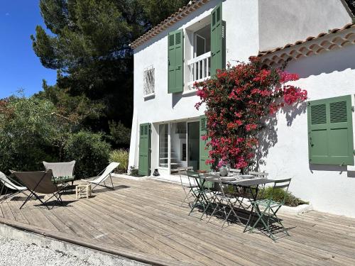 La Tancade, villa pour 8 personnes avec vue mer à 5 minutes de la plage de L'Almanarre à Hyères