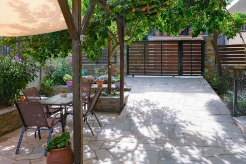 Κήπος έξω από το John's House - Chorto Pelion