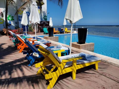 Bazén v ubytování Casa Almarenzo Bed & Breakfast nebo v jeho okolí