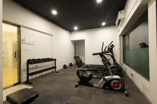 Gimnasio o instalaciones de fitness de Freesia Residency By Express Inn - Navi Mumbai