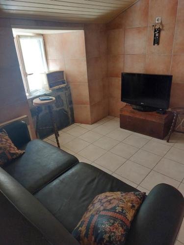 Apartement place de la fontaine le beage ht plateau ardechois à partir de 3 nuitées