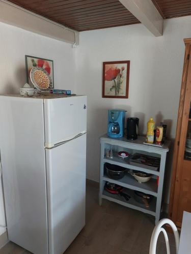 Photo de la galerie de l'établissement Apartement place de la fontaine le beage ht plateau ardechois à partir de 3 nuitées, à Le Béage