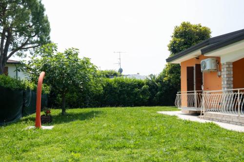 Κήπος έξω από το Villa Elisea