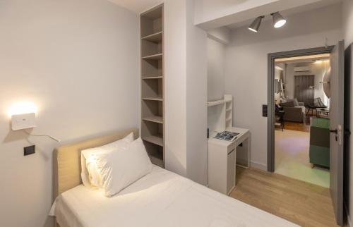 Well-designed apartment by the Acropolis GHH