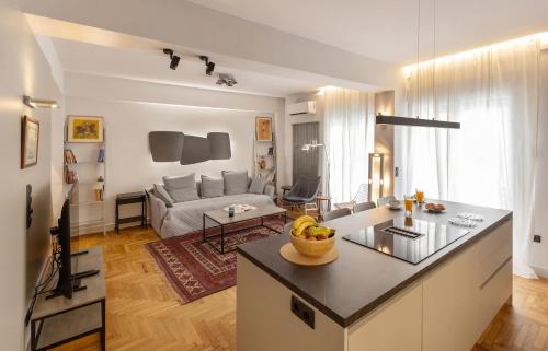 Well-designed apartment by the Acropolis GHH