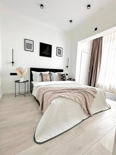 Yourhome - Стильная квартира с видом на горы и город