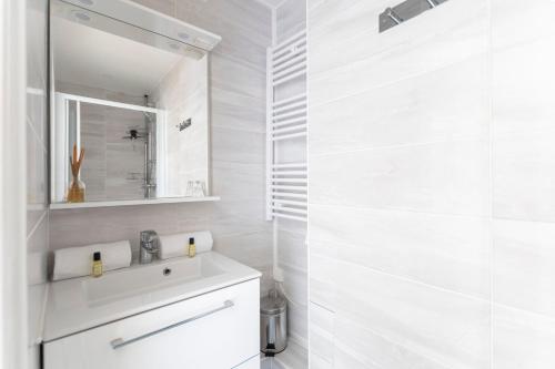 GuestReady - Stunning Apt near Champs Elysées